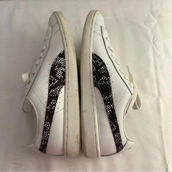 PUMA SNEAKERS, Women’s Sz 6.5, White Leather Sneakers w/ Snake Print Form Strip. - Picture 5 of 11
